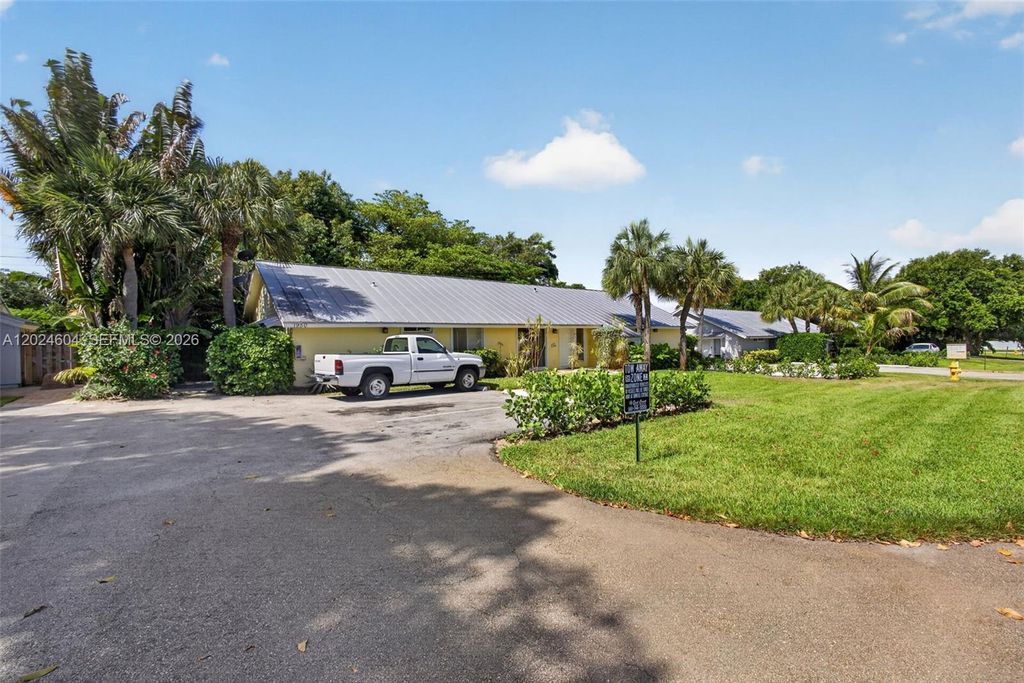 Photo of 1954 Windsor Dr #1954, North Palm Beach, FL 33408 (MLS # A12024604)