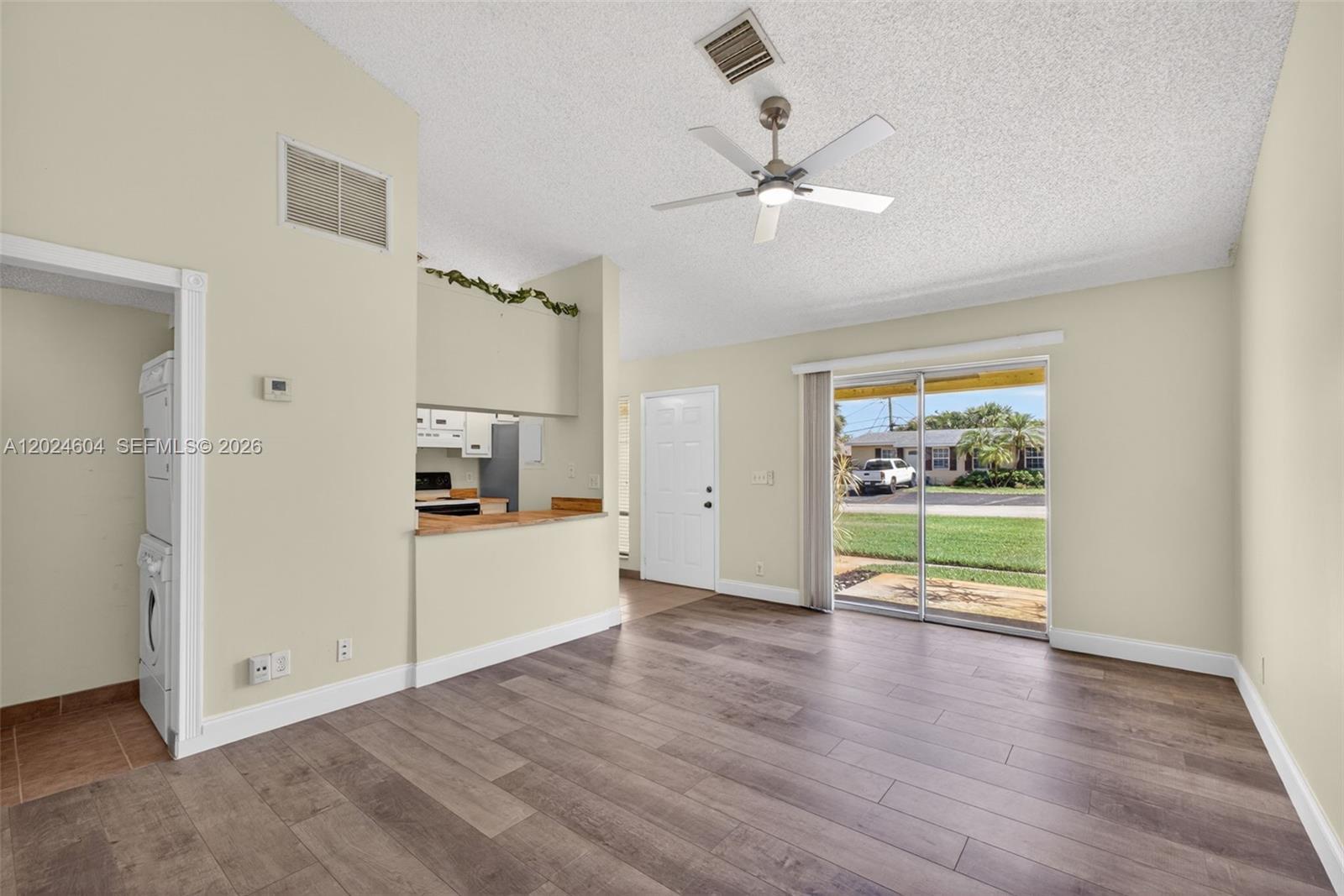 WINDSOR WALK CONDO - Residential Lease