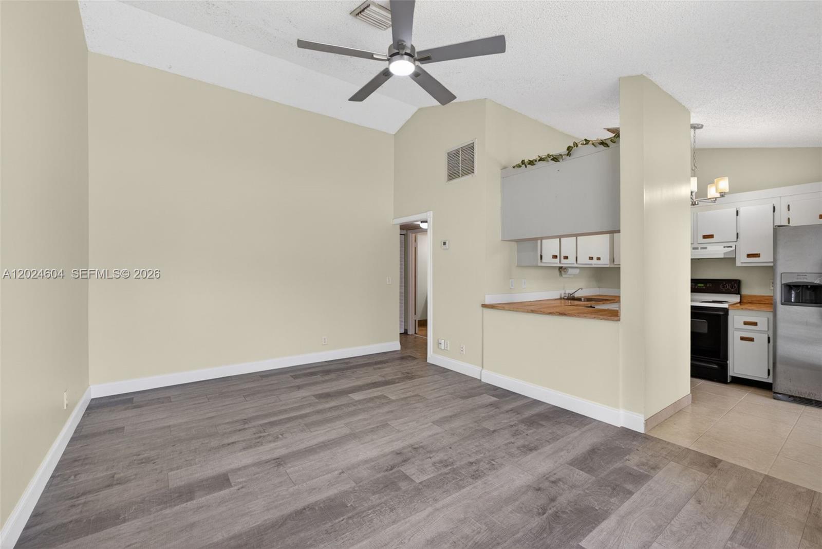 WINDSOR WALK CONDO - Residential Lease