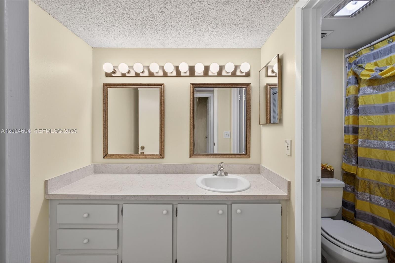 WINDSOR WALK CONDO - Residential Lease