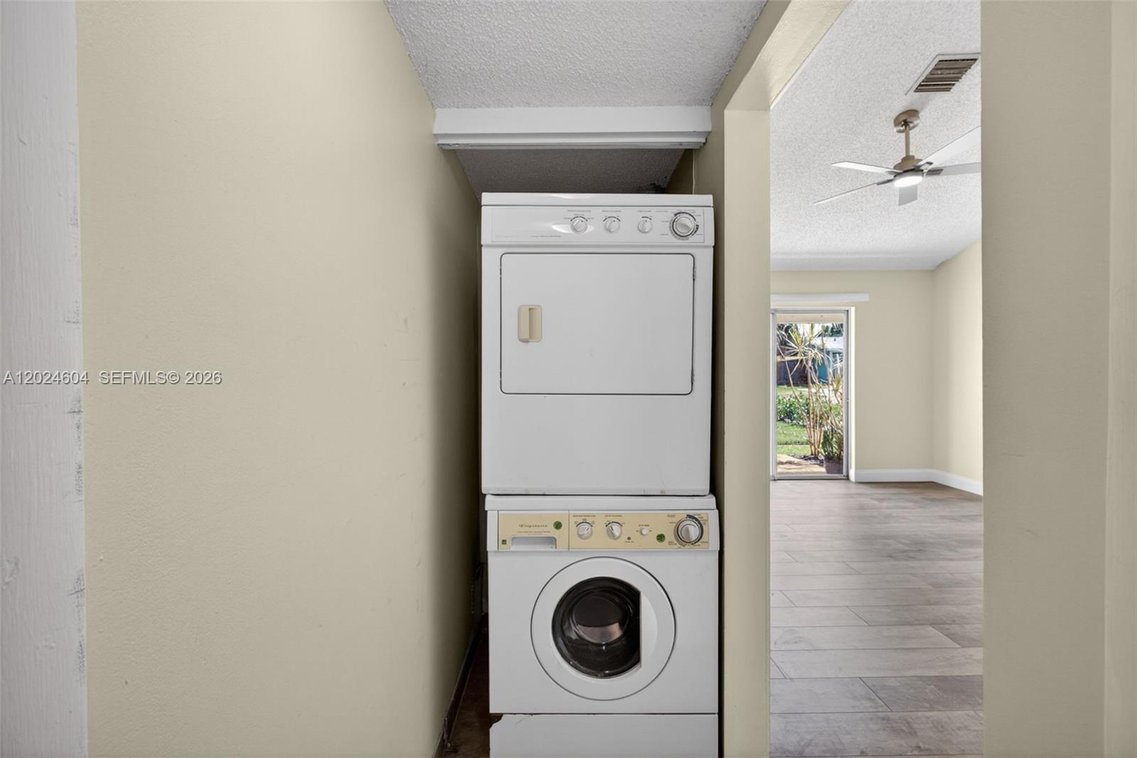 WINDSOR WALK CONDO - Residential Lease