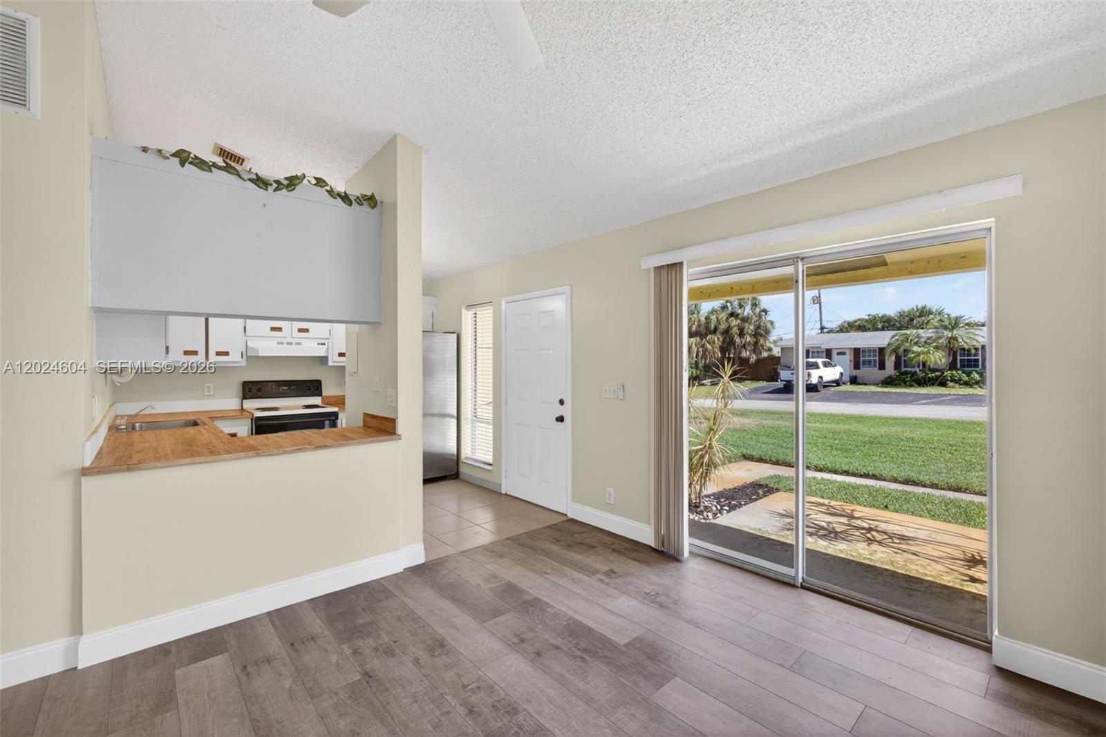 WINDSOR WALK CONDO - Residential Lease
