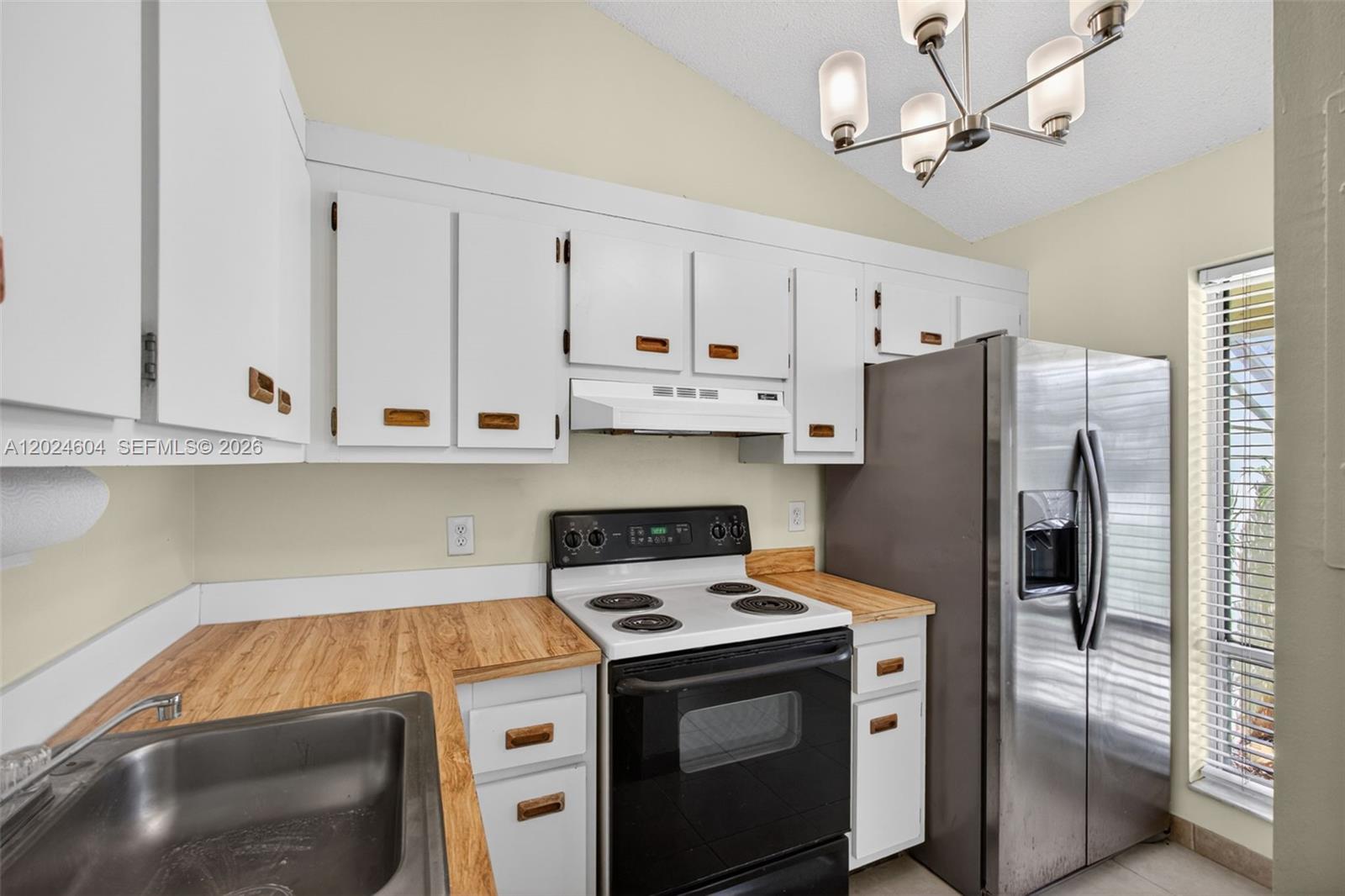 WINDSOR WALK CONDO - Residential Lease