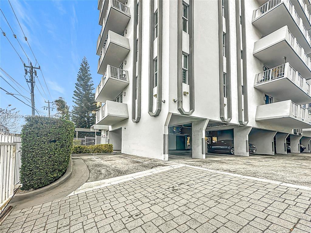 THE KNIGHTSBRIDGE CONDO - Residential