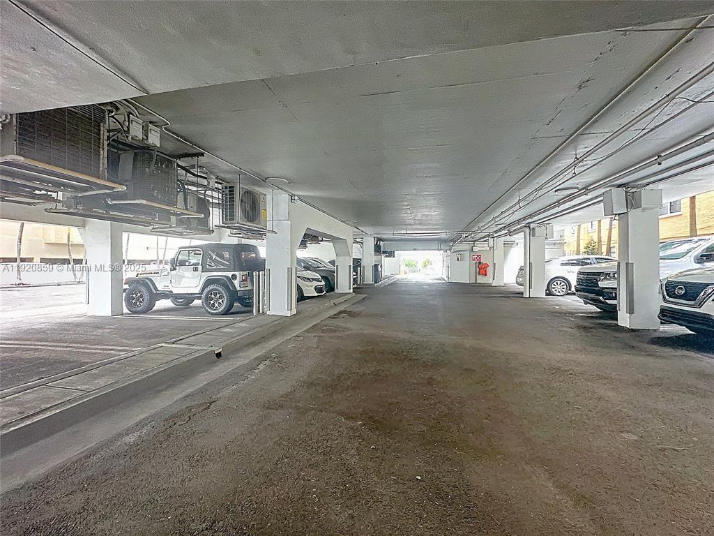 THE KNIGHTSBRIDGE CONDO - Residential