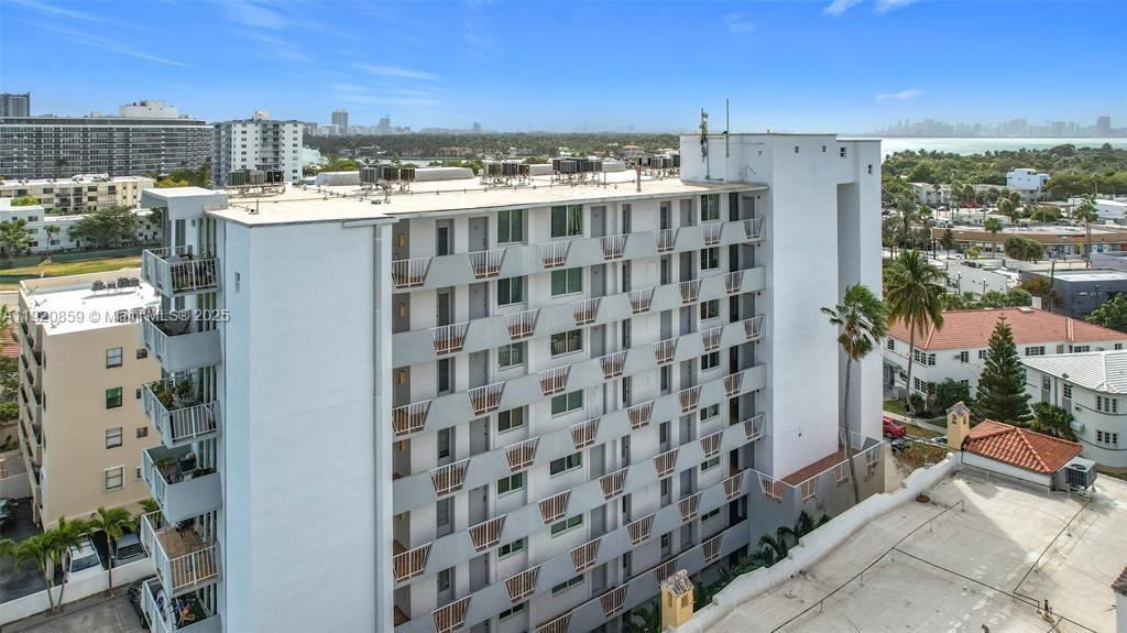 THE KNIGHTSBRIDGE CONDO - Residential