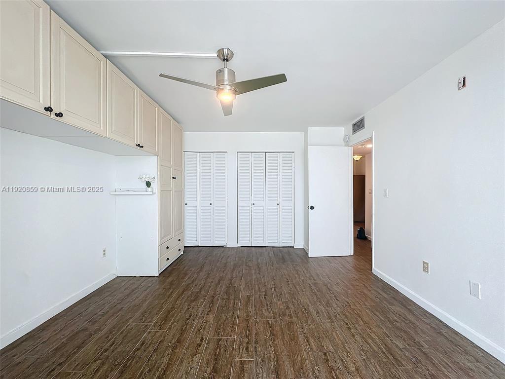 THE KNIGHTSBRIDGE CONDO - Residential