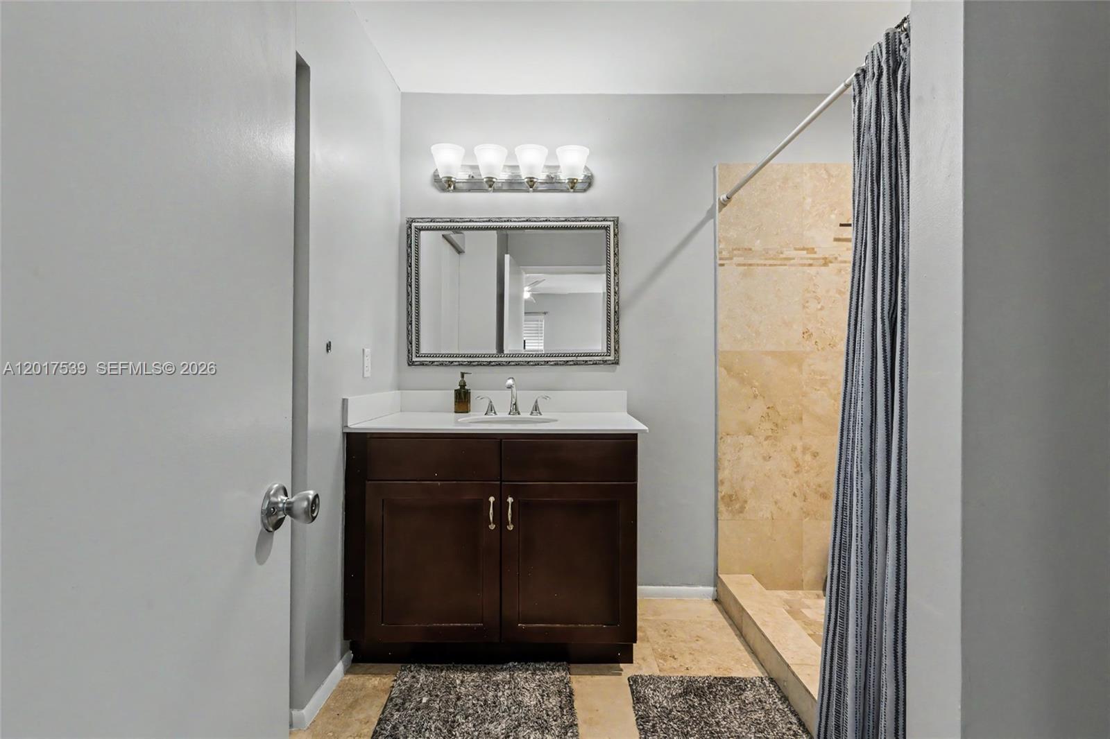 SANTA CRUZ - Residential
