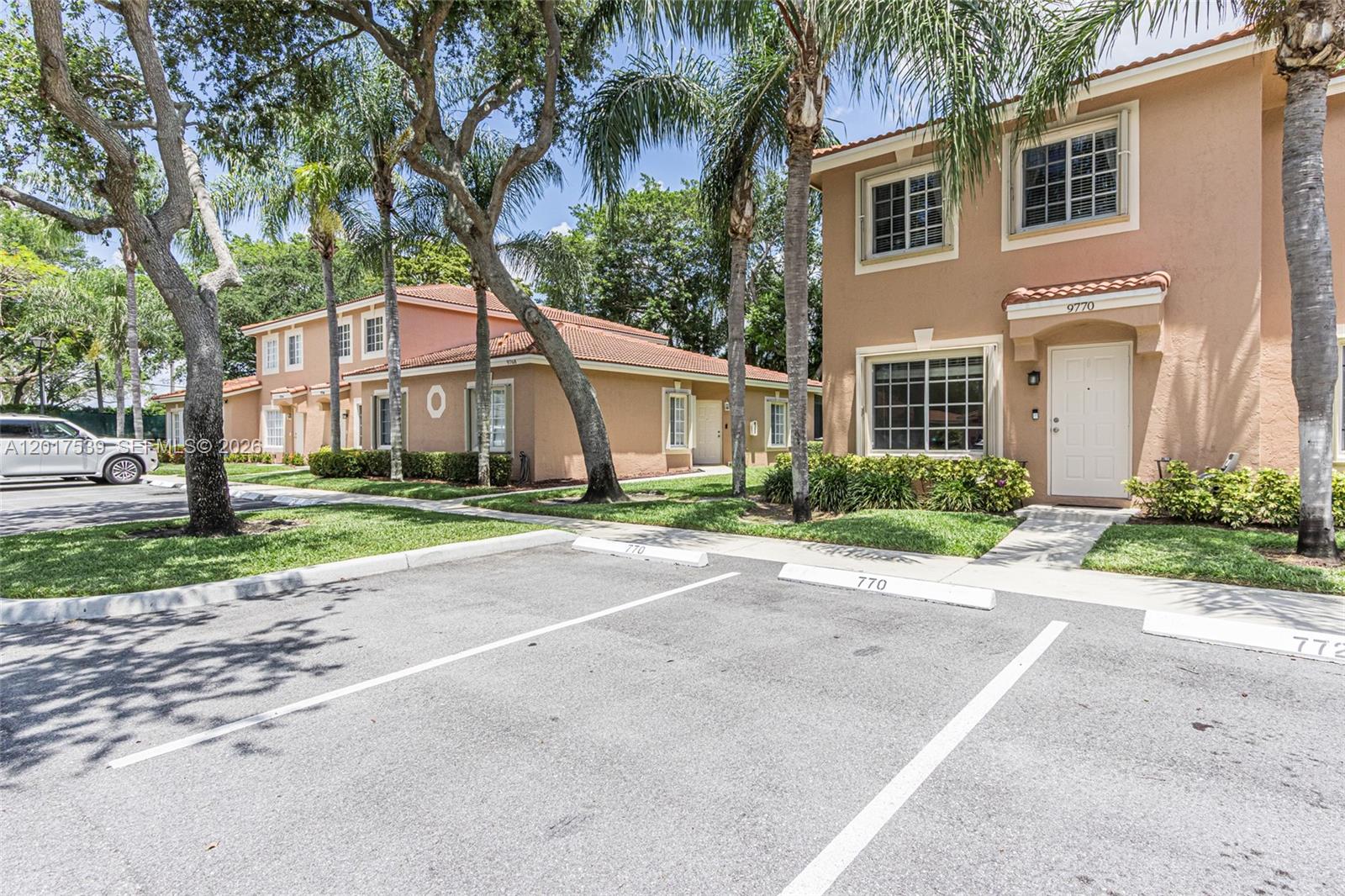 SANTA CRUZ - Residential