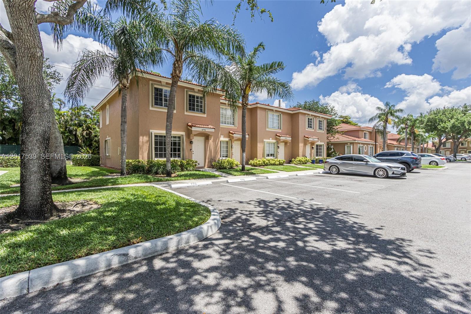 SANTA CRUZ - Residential