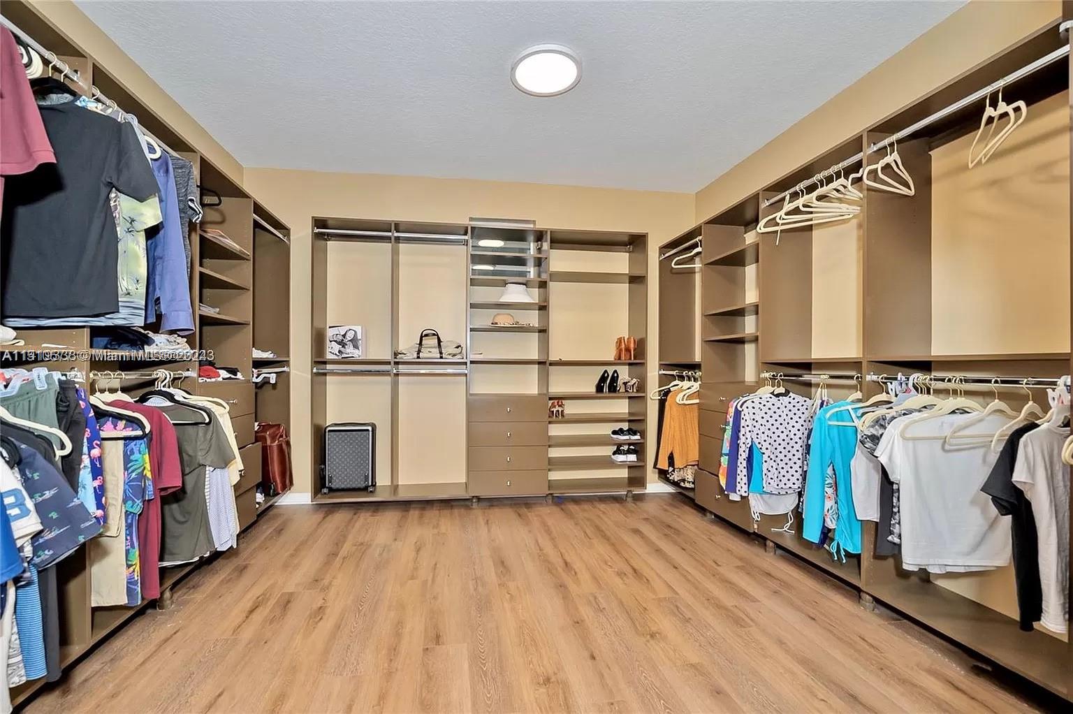 SESSA EIGHT - Residential Lease
