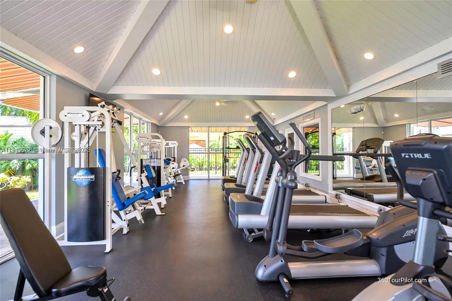 SESSA EIGHT - Residential Lease