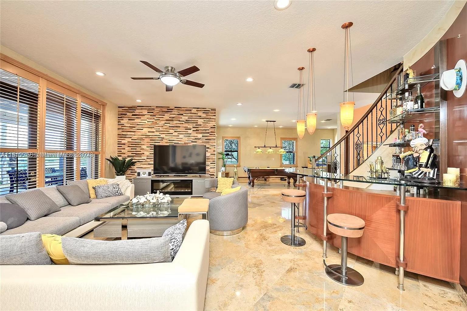 SESSA EIGHT - Residential Lease