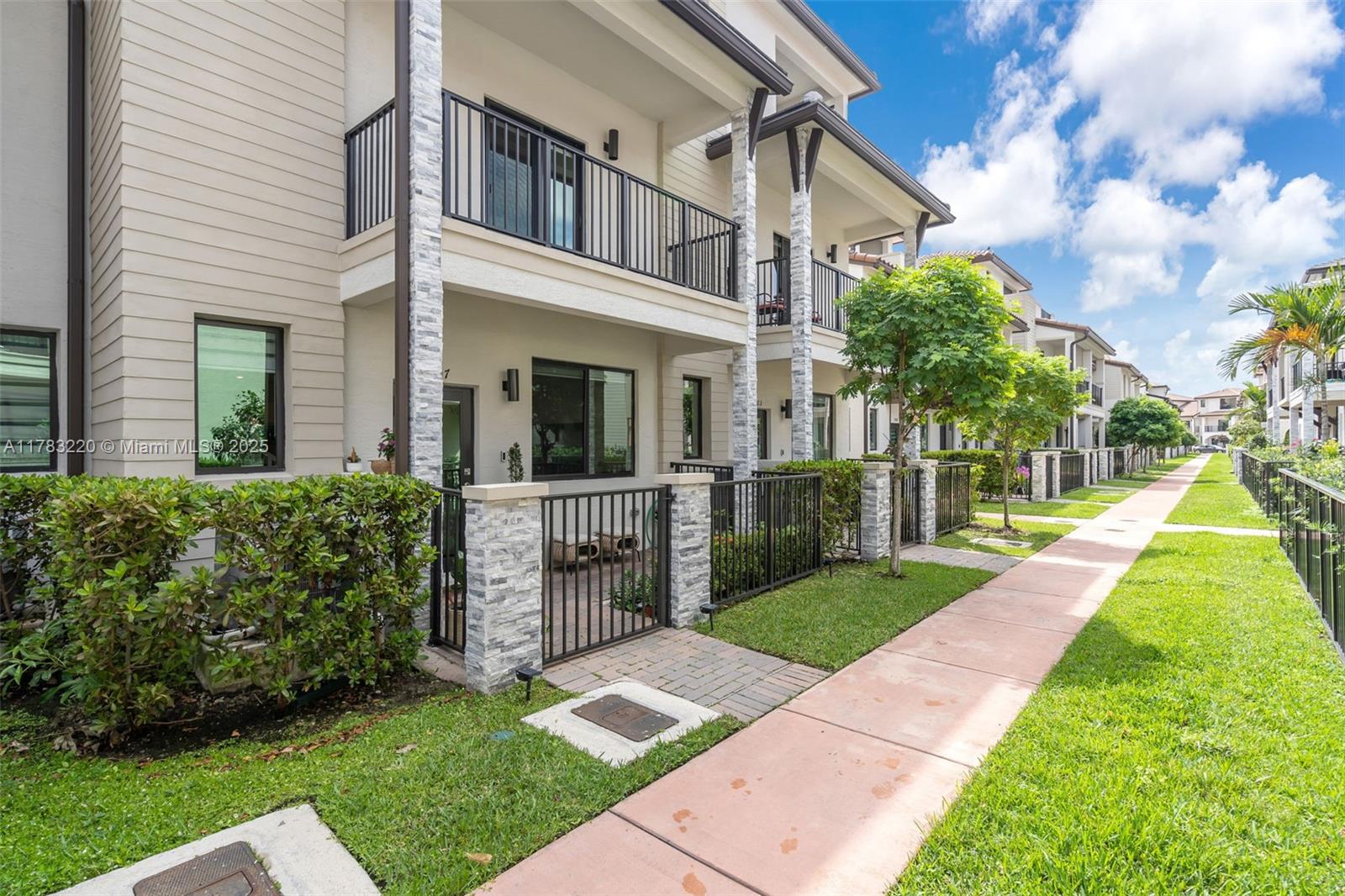 Rental Property at 4607 Nw 83rd Pkwy 4607, Doral, Miami-Dade County, Florida - Bedrooms: 3 
Bathrooms: 3  - $4,200 MO.