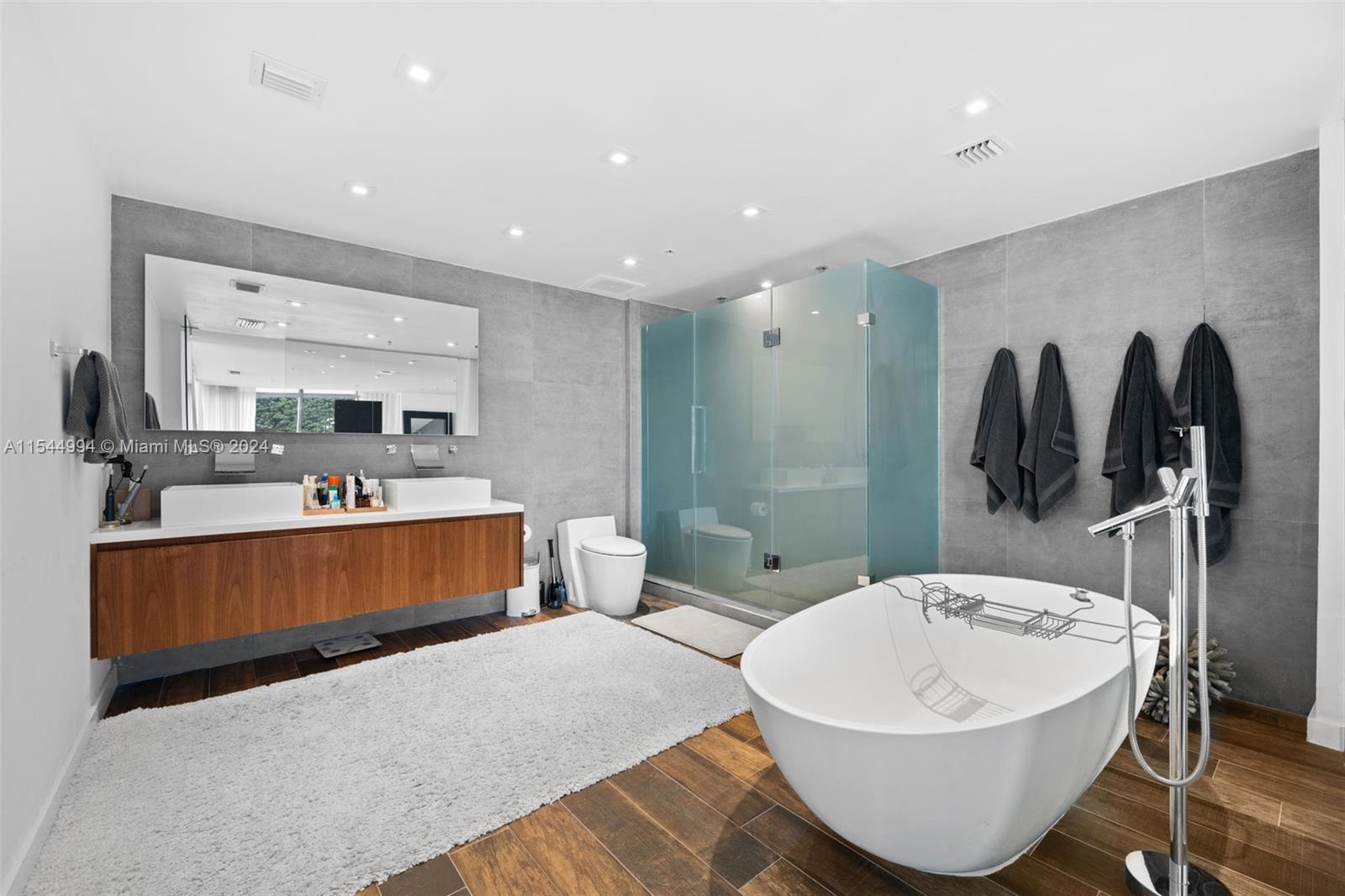 FOUR MIDTOWN MIAMI CONDO - Residential