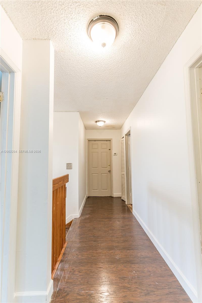 COUNTRY LAKE PARK - Residential