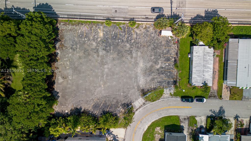 Photo of 311 NW 135th Way, Plantation, FL 33325 (MLS # A12036957)