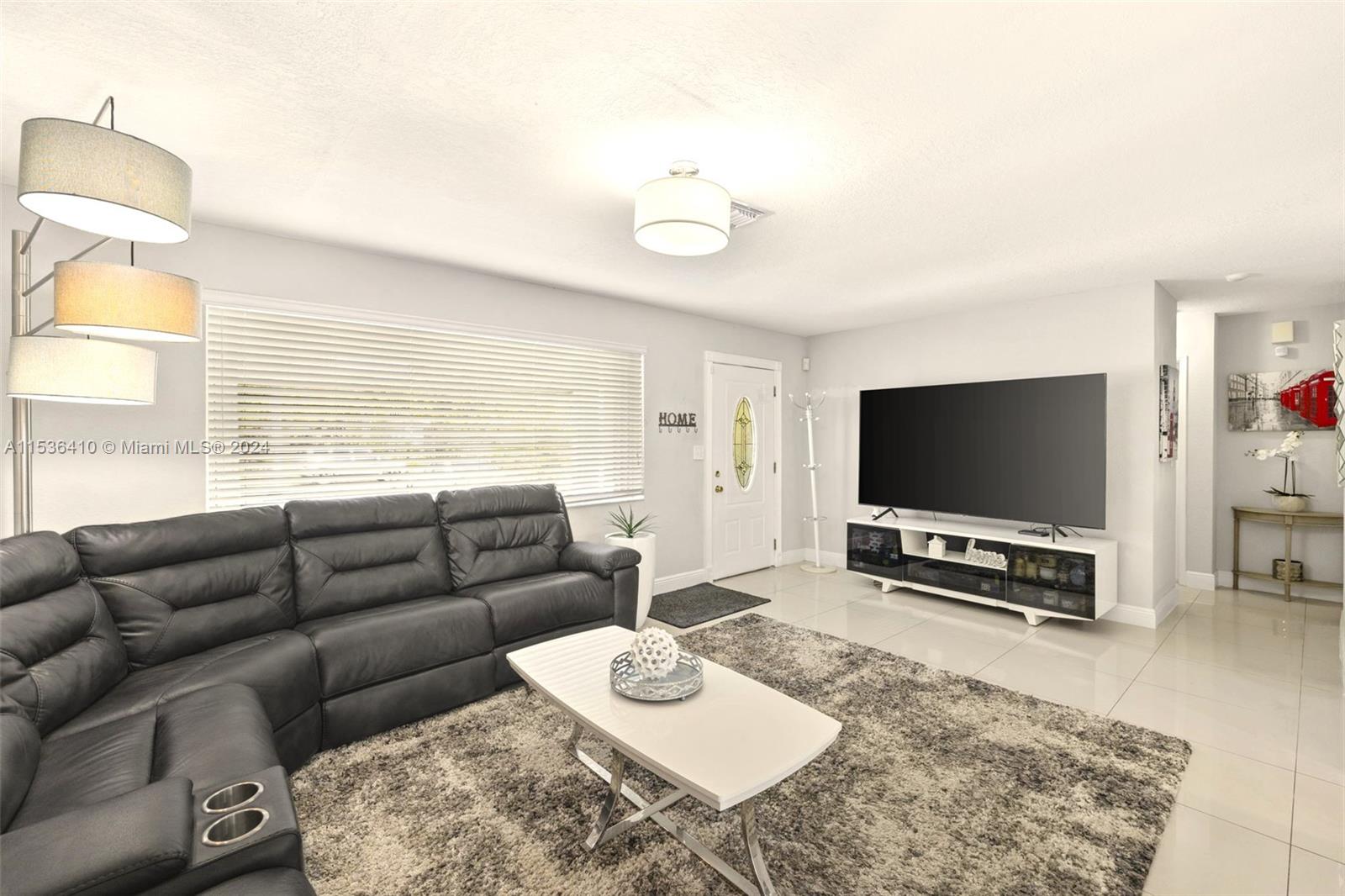 HOLLYWOOD HEIGHTS ADD SEC - Residential