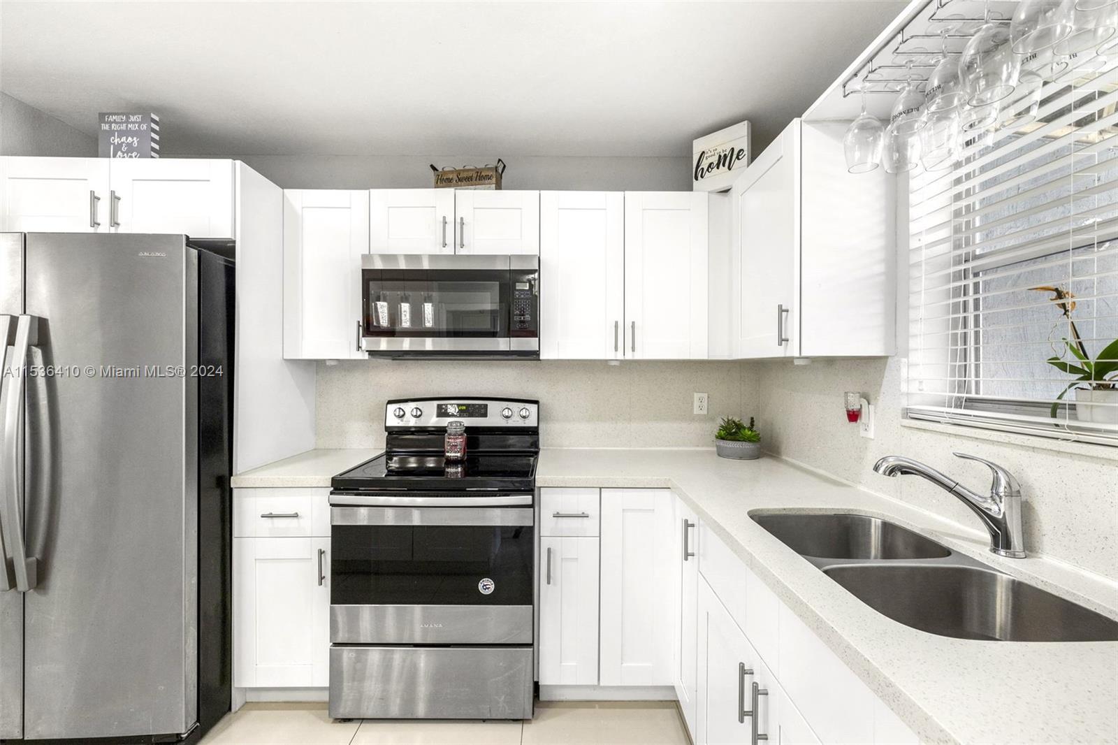 HOLLYWOOD HEIGHTS ADD SEC - Residential