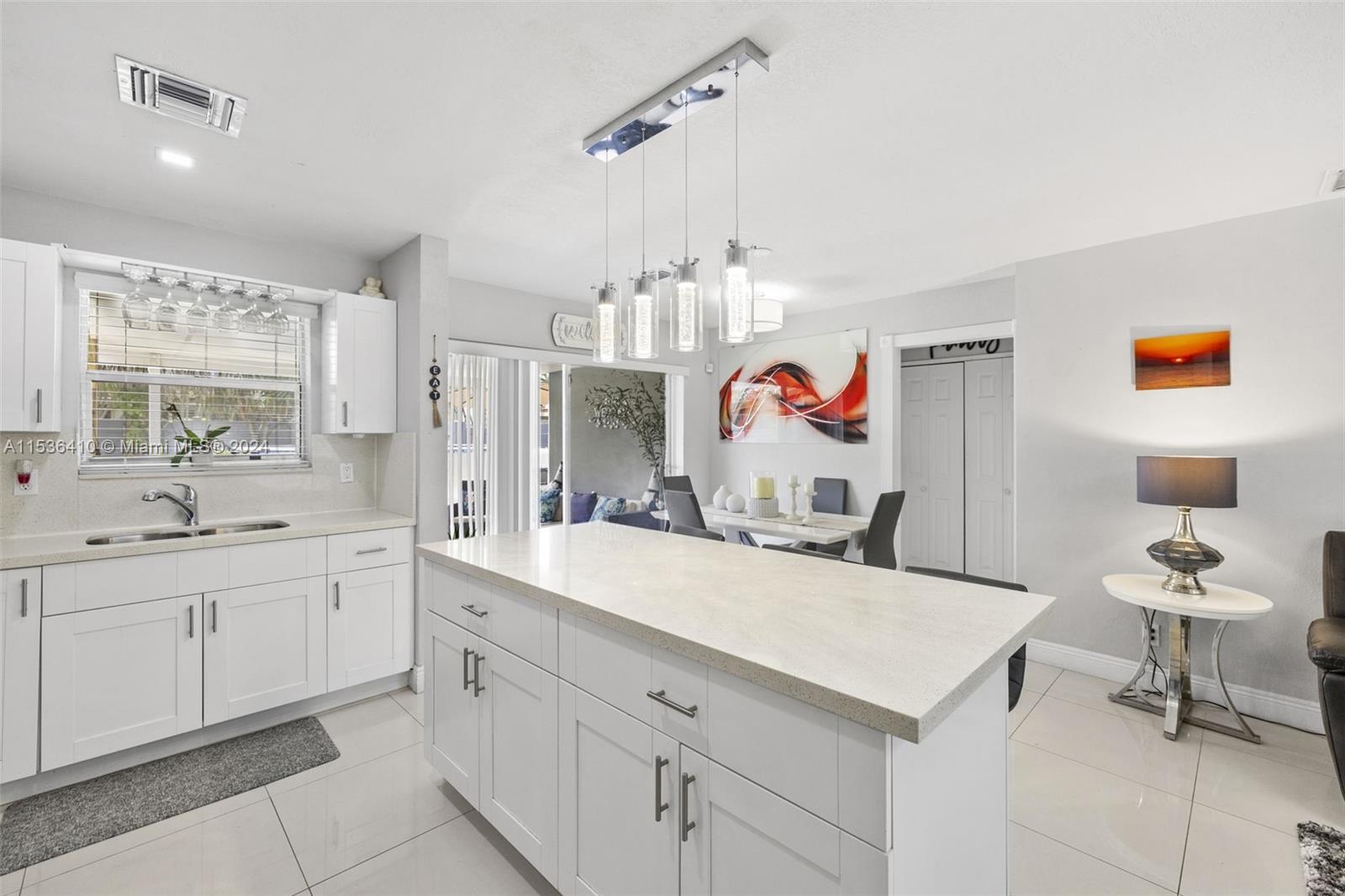 HOLLYWOOD HEIGHTS ADD SEC - Residential
