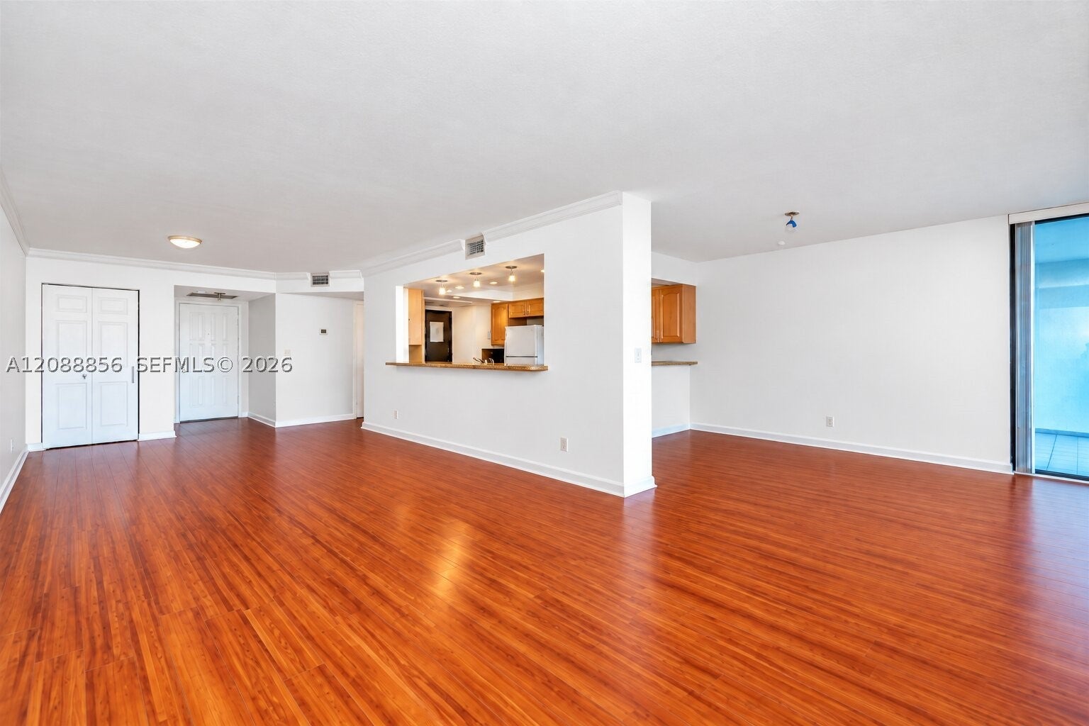 200 Leslie Dr 204