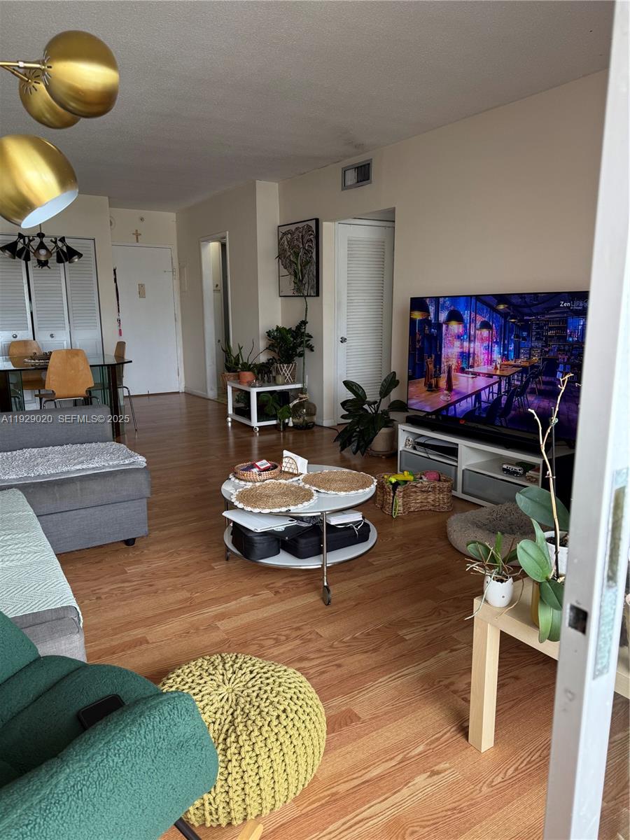 COASTAL TOWERS CONDO - Residential Lease