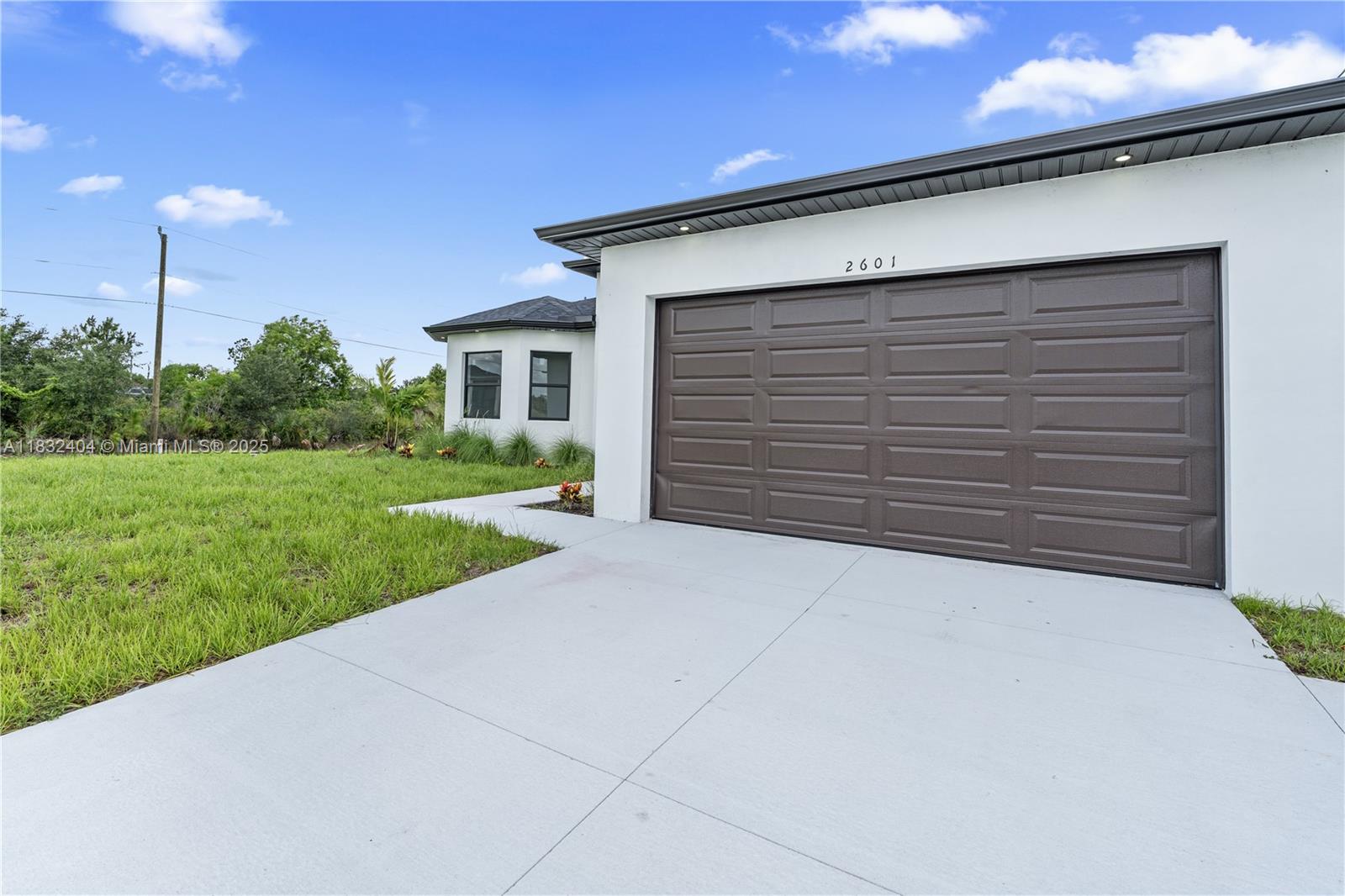 2601 Karen CIR