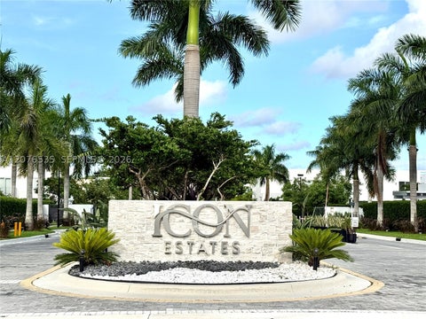 Tiny photo for 10381 NW 67th Ter, Doral, FL 33178 (MLS # A12076535)