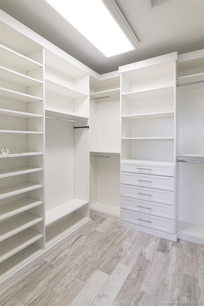 GOLDEN BEACH SEC F - Residential