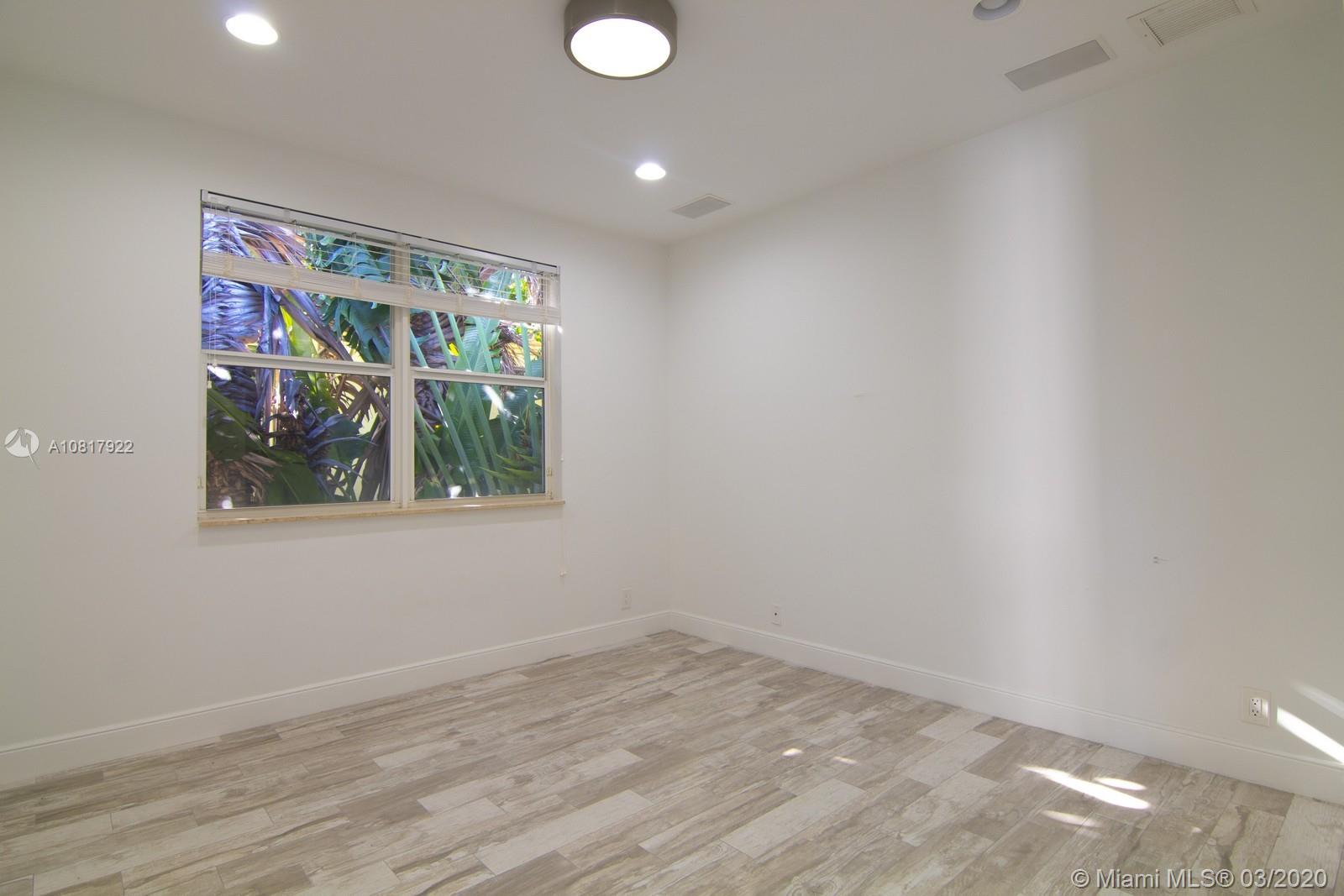 GOLDEN BEACH SEC F - Residential