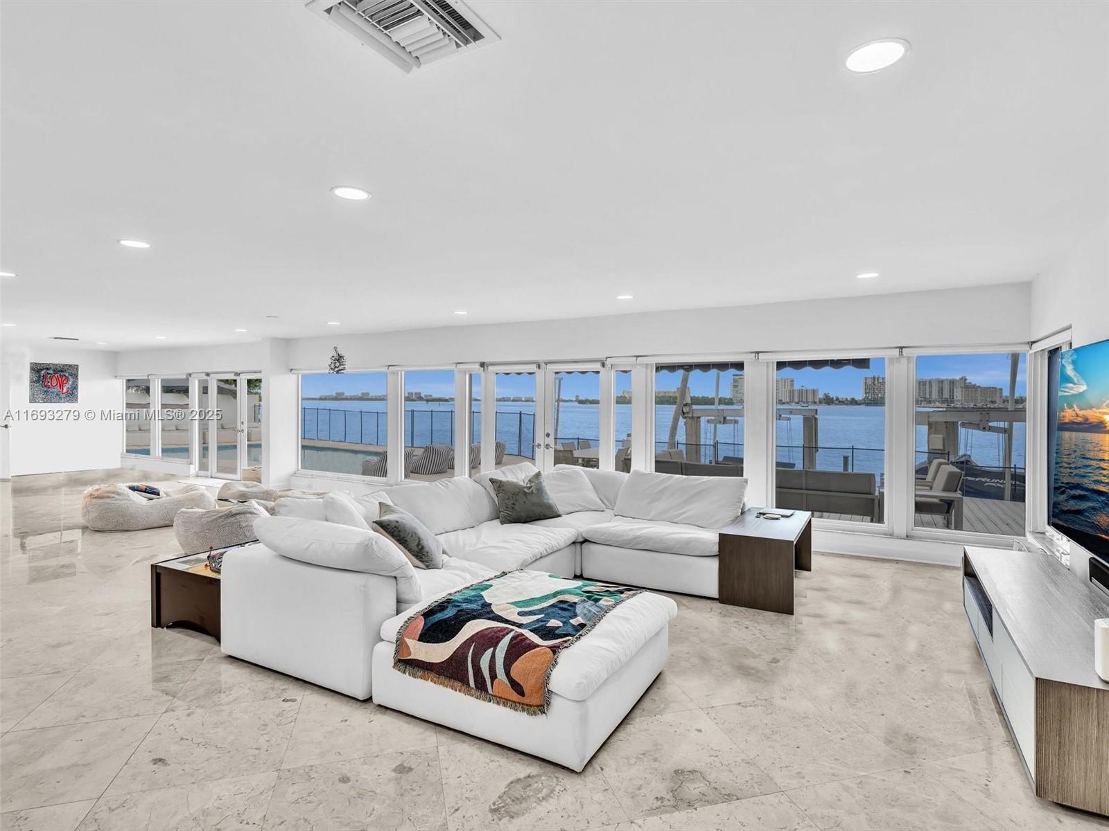 BAY CREST SEC 3 - Residential