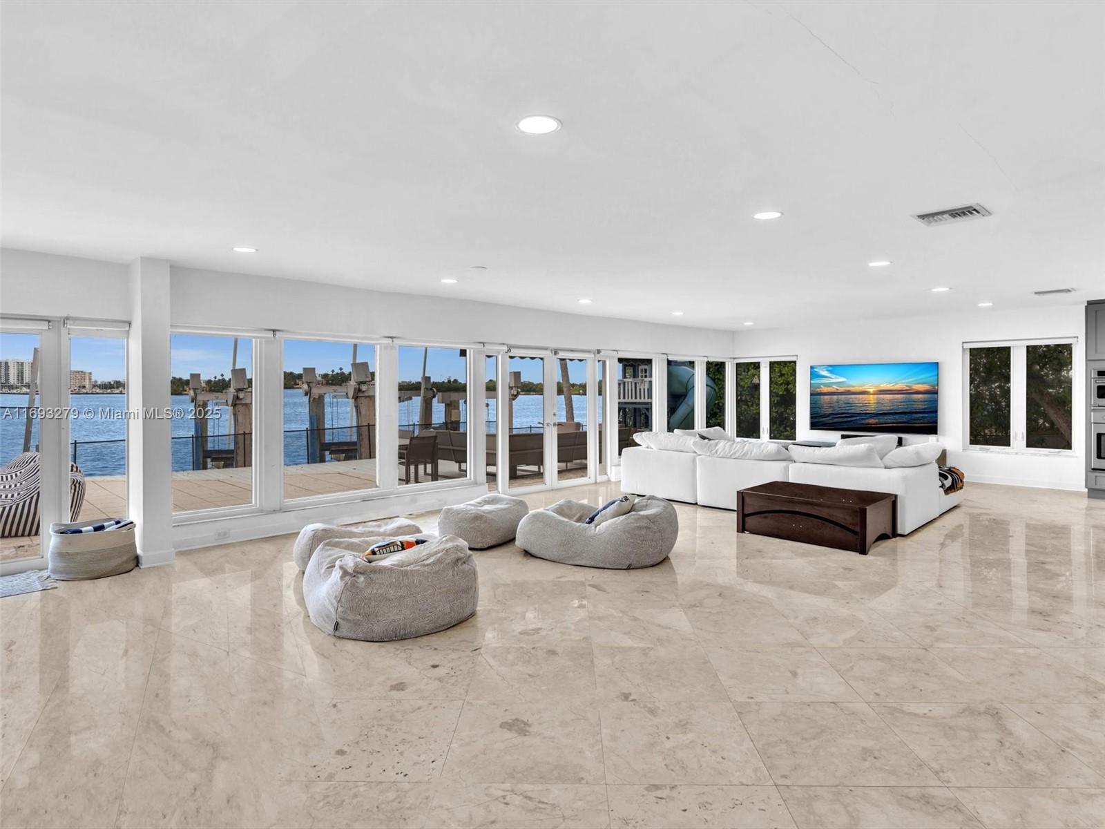 BAY CREST SEC 3 - Residential