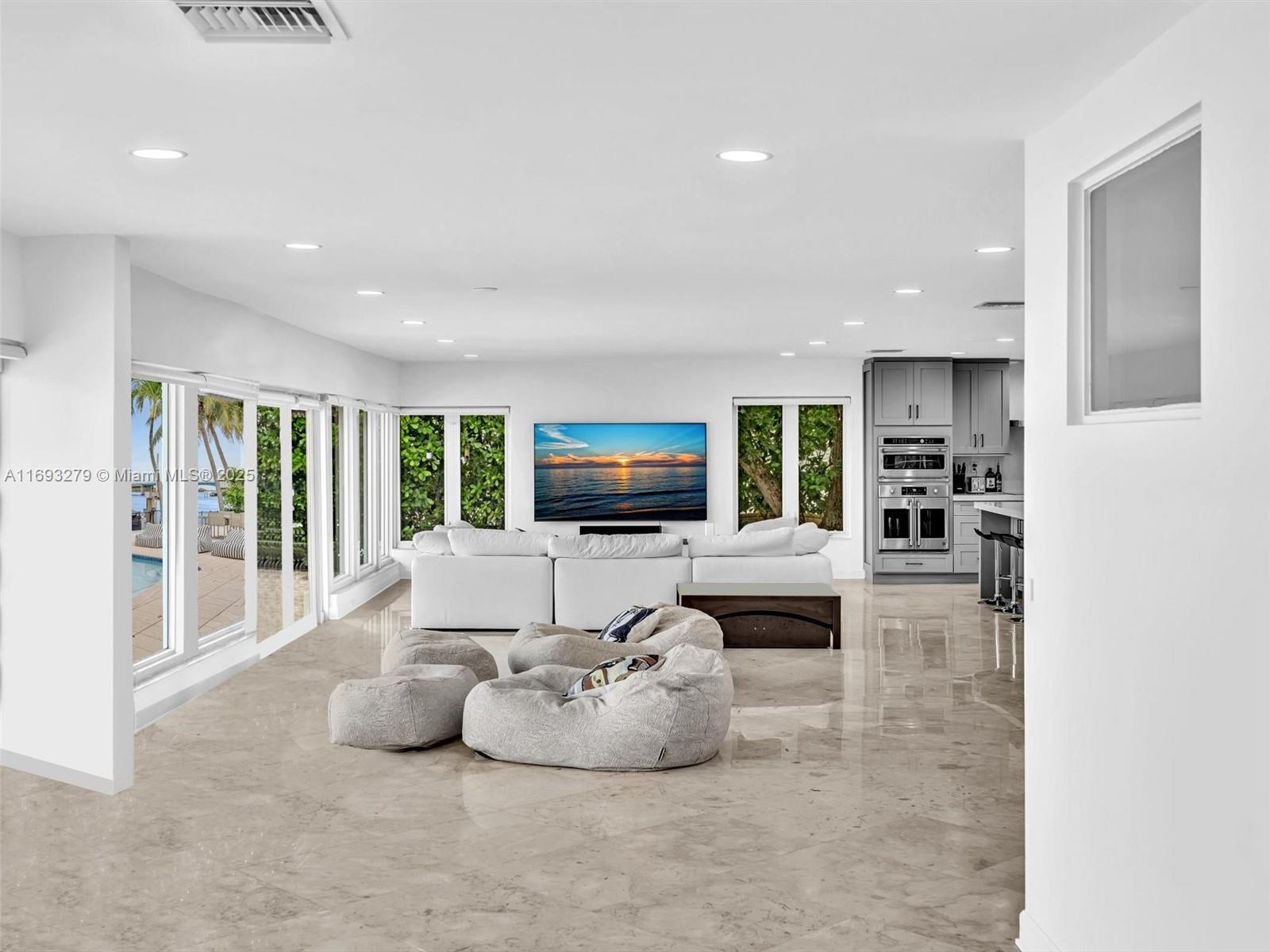 BAY CREST SEC 3 - Residential