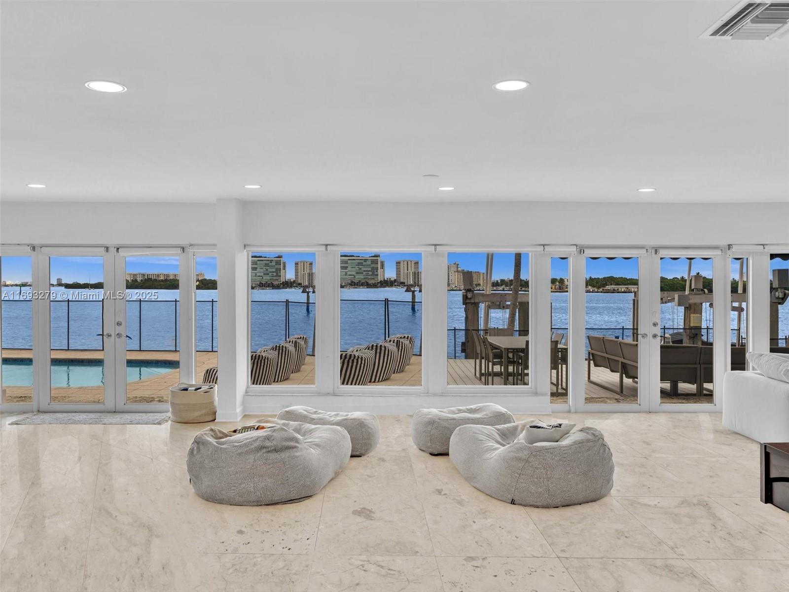 BAY CREST SEC 3 - Residential