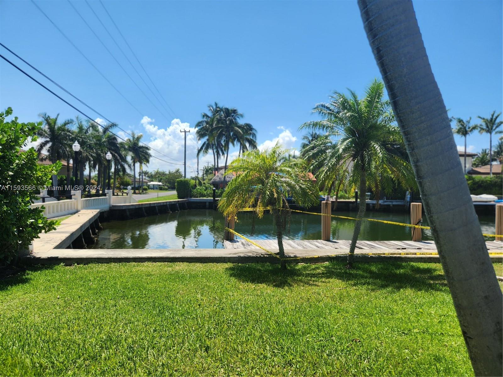 536 Hibiscus Dr