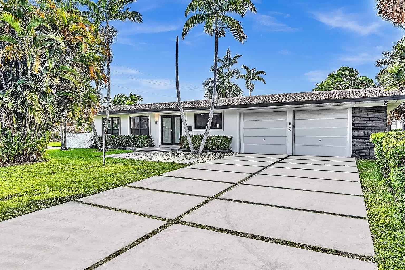 536 Hibiscus Dr