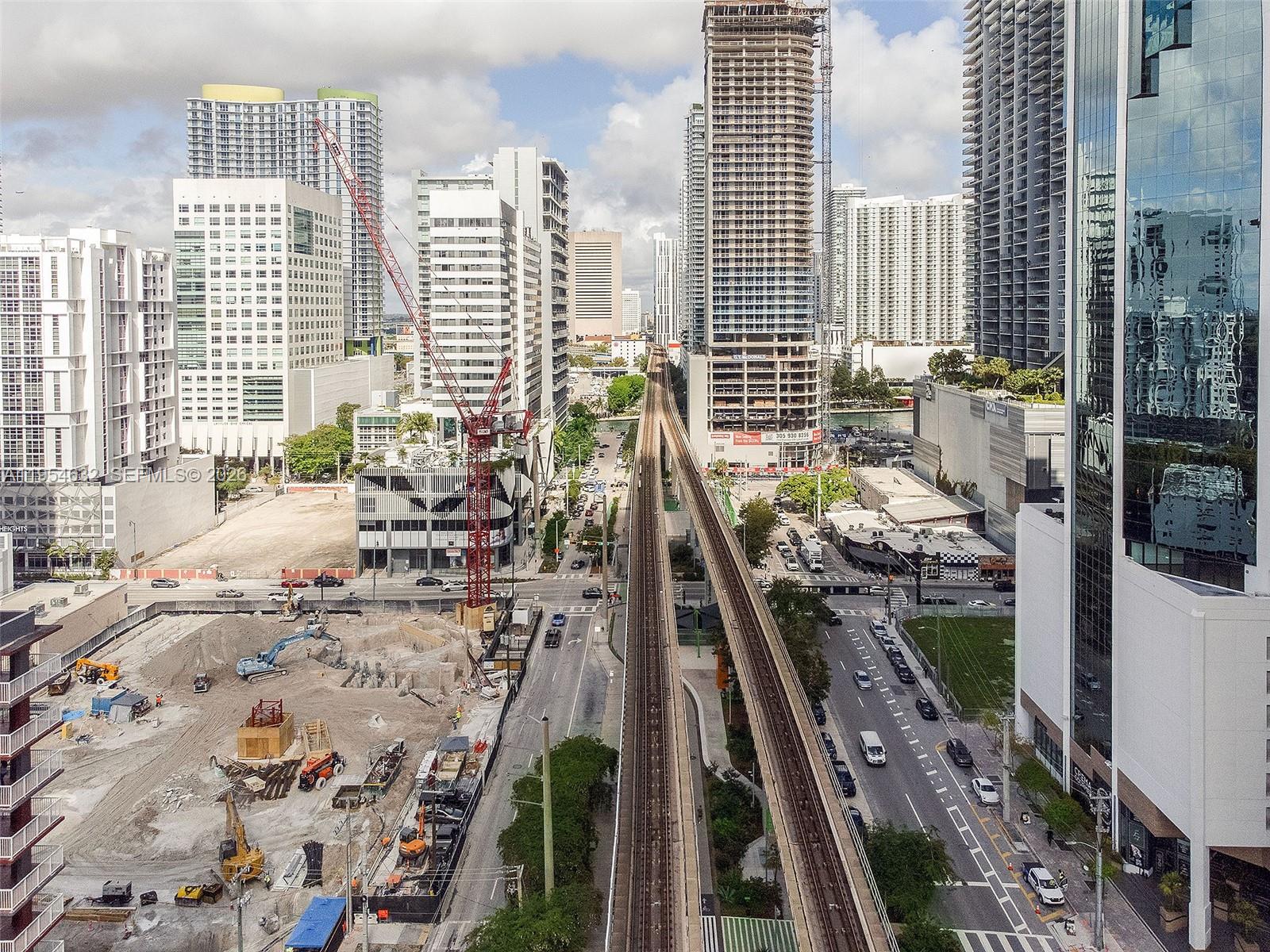 CASA GRANDE I TOWERS COND - Residential