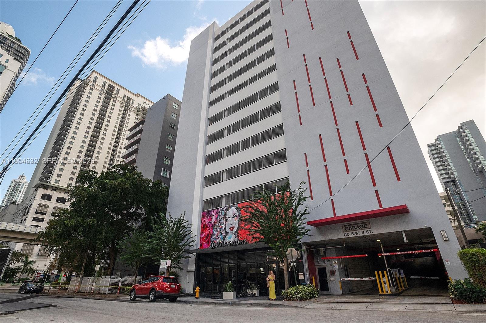 CASA GRANDE I TOWERS COND - Residential