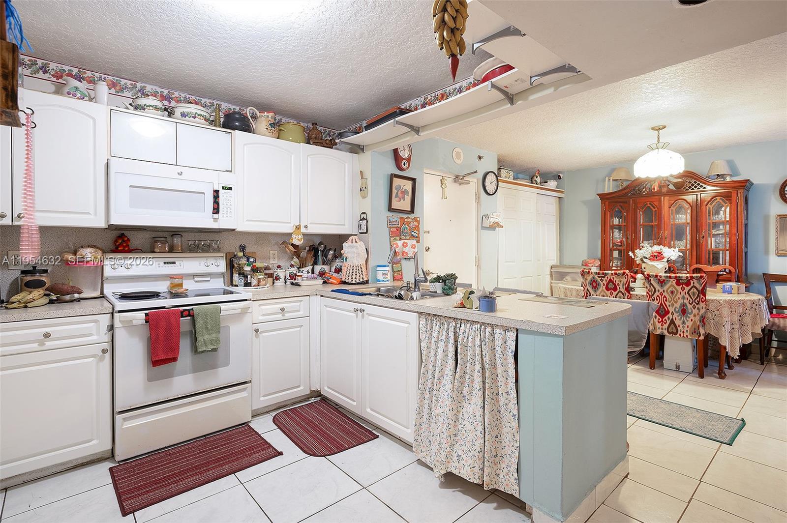 CASA GRANDE I TOWERS COND - Residential