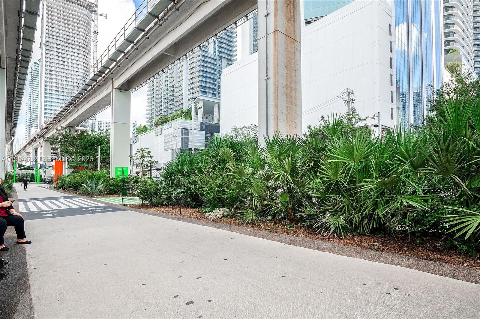 CASA GRANDE I TOWERS COND - Residential