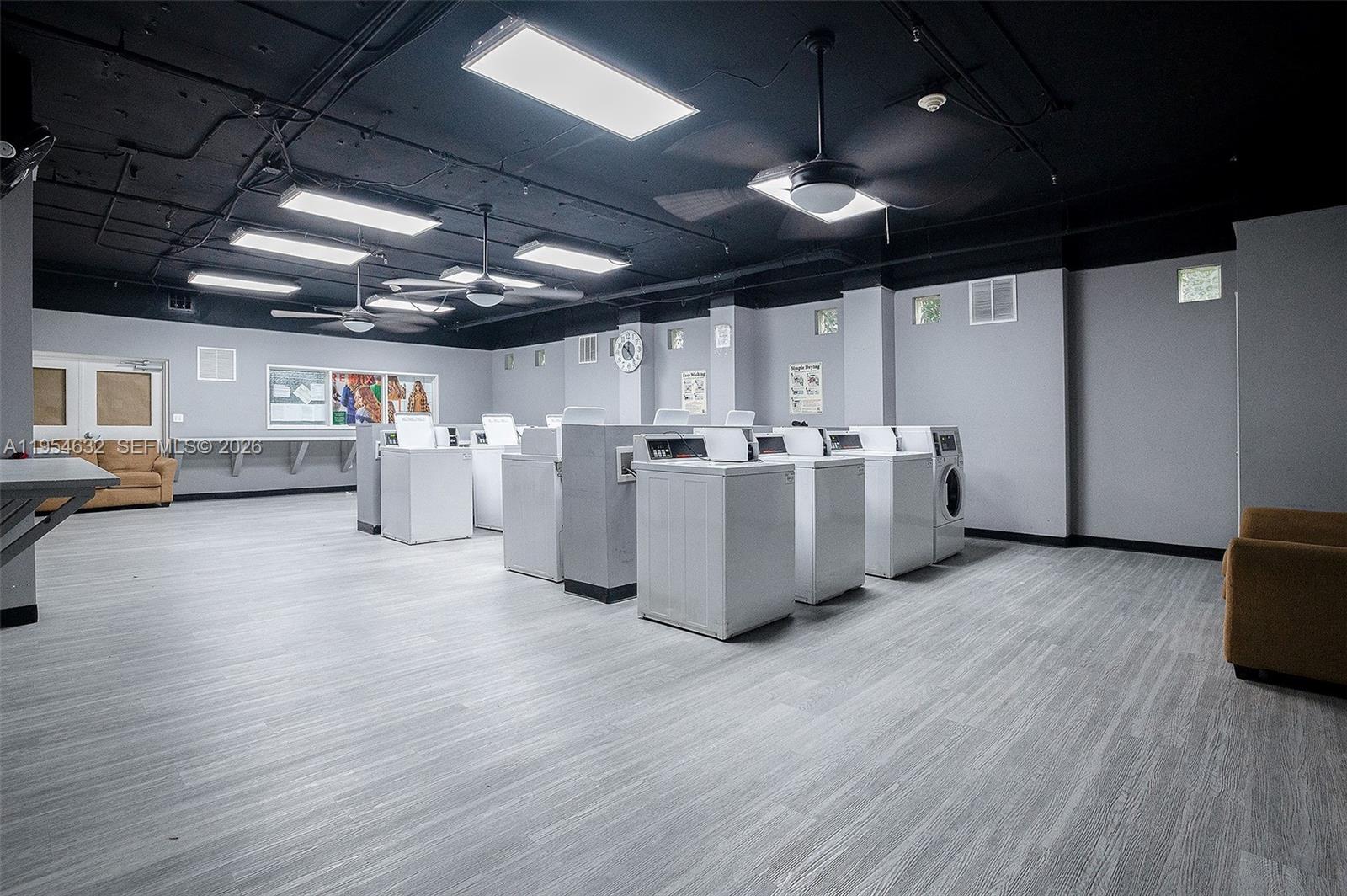 CASA GRANDE I TOWERS COND - Residential