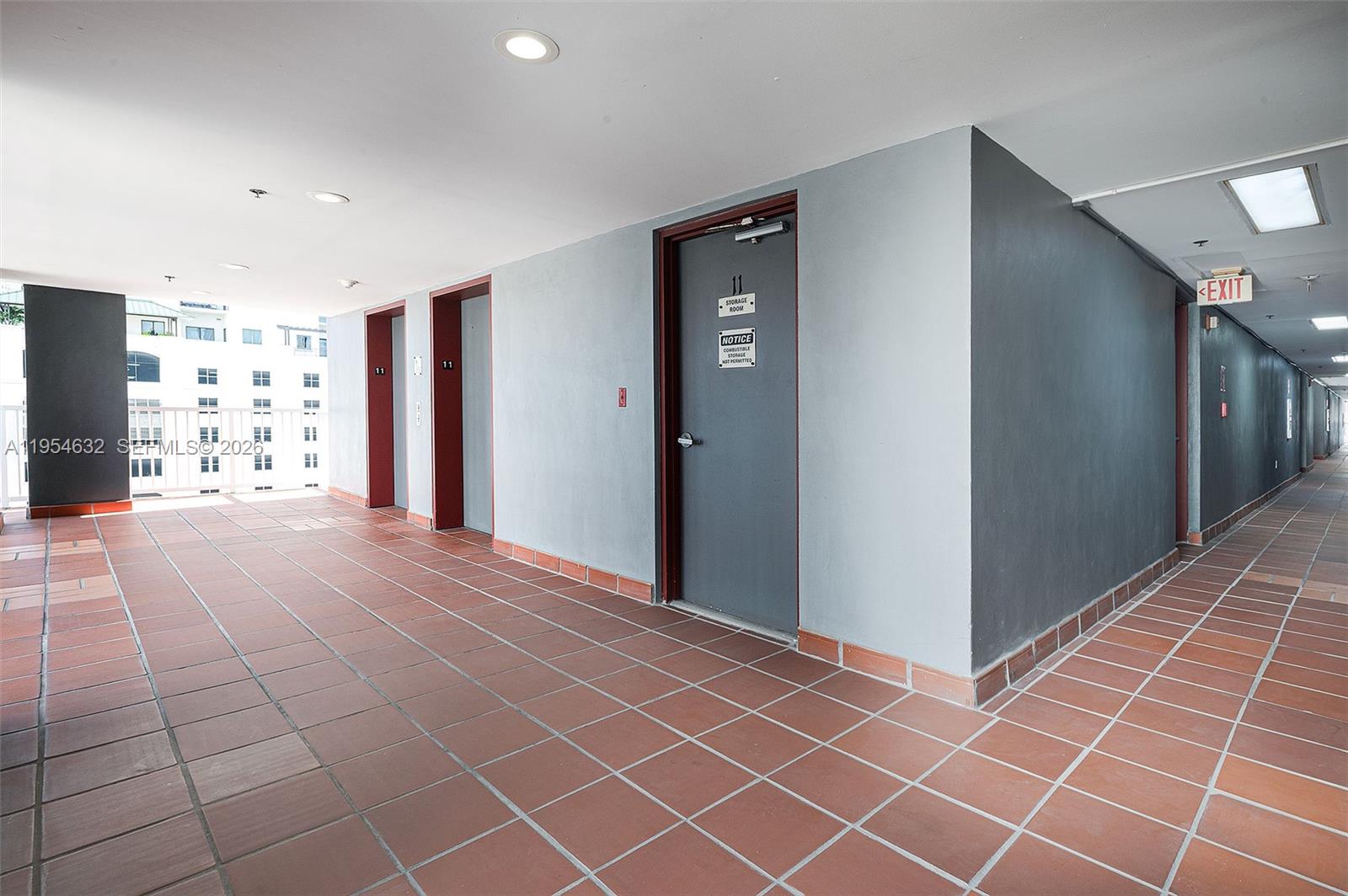 CASA GRANDE I TOWERS COND - Residential