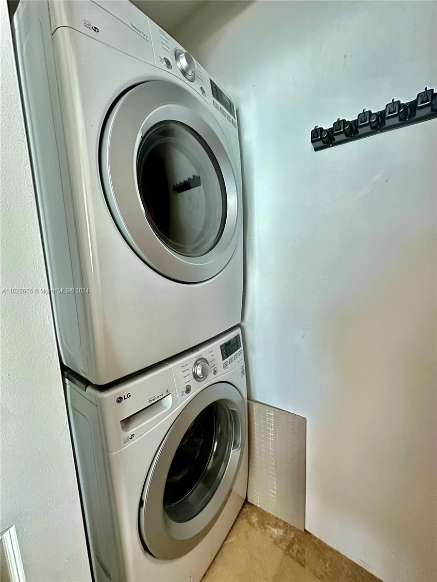 SOLARIS AT BRICKELL BAY C - Residential Lease