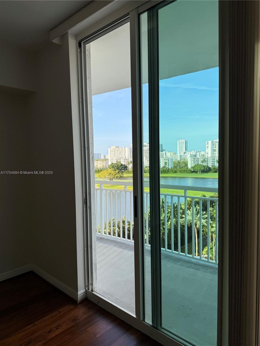 DUO CONDOMINIUM WEST - Residential