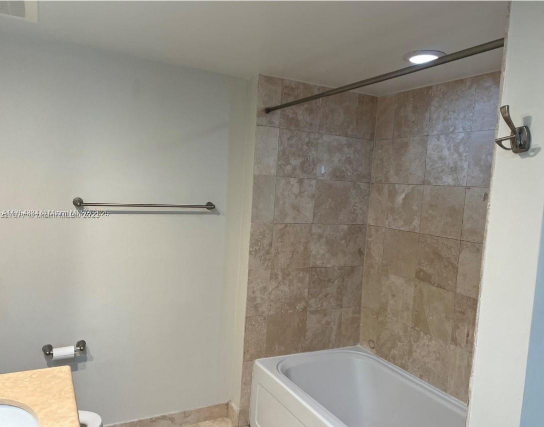DUO CONDOMINIUM WEST - Residential