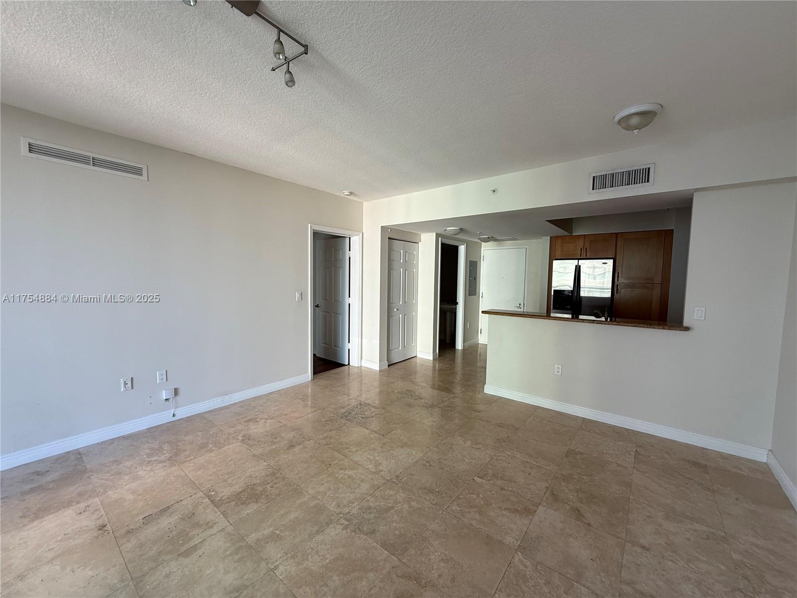 DUO CONDOMINIUM WEST - Residential