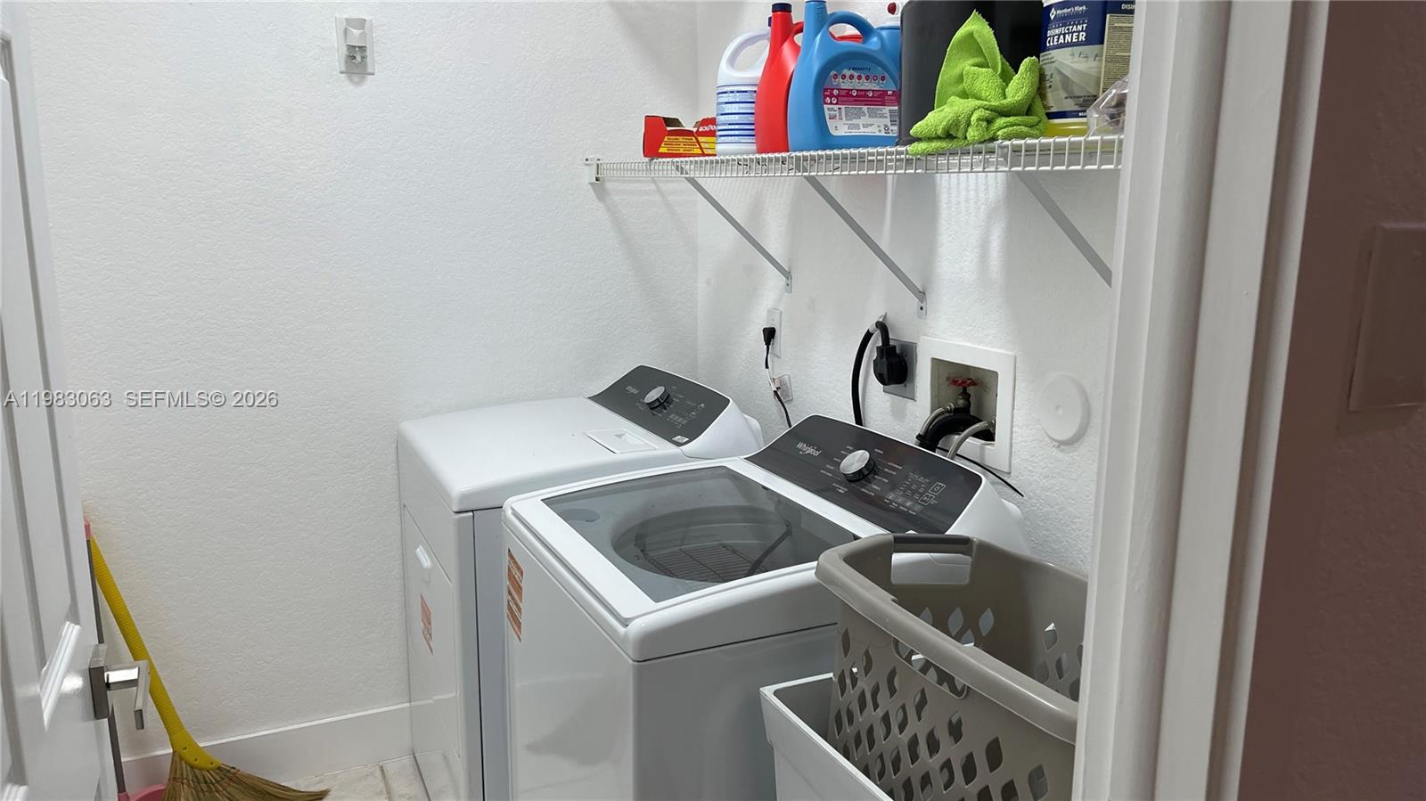 PEMBROKE LAKES SOUTH - Residential