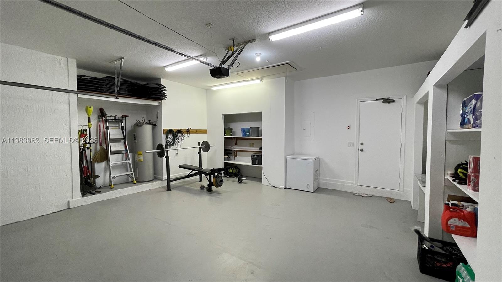 PEMBROKE LAKES SOUTH - Residential