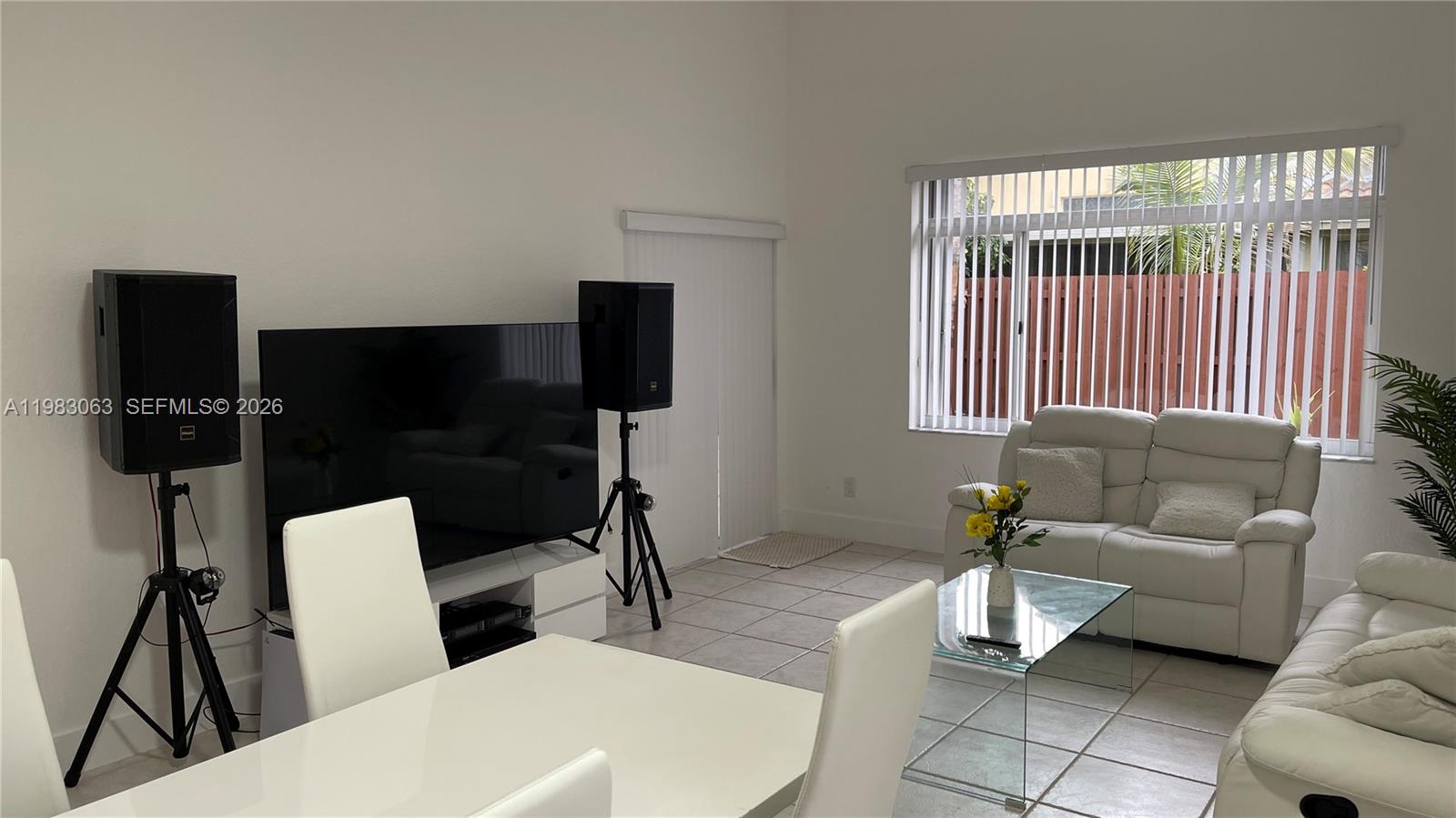 PEMBROKE LAKES SOUTH - Residential