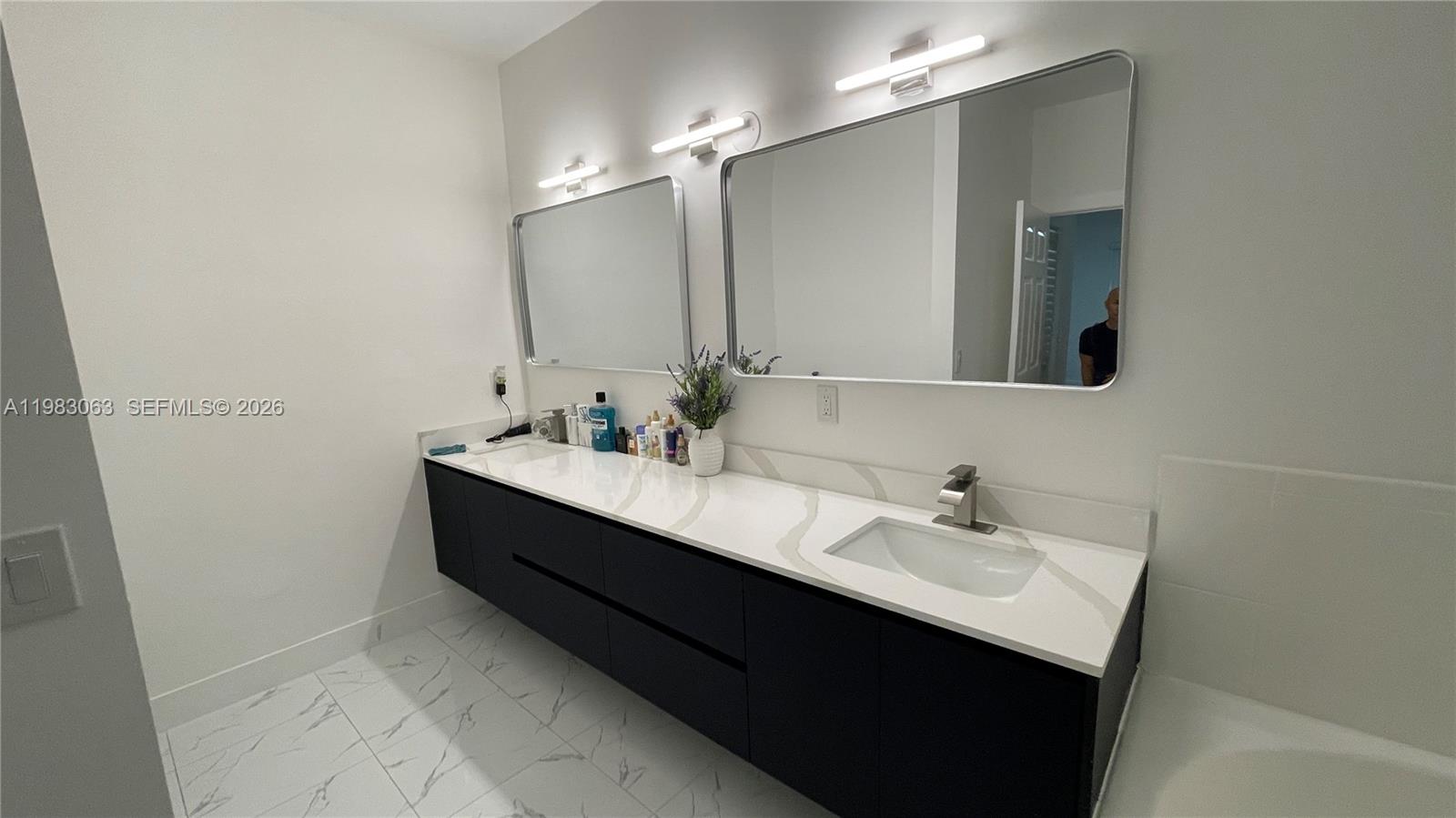 PEMBROKE LAKES SOUTH - Residential